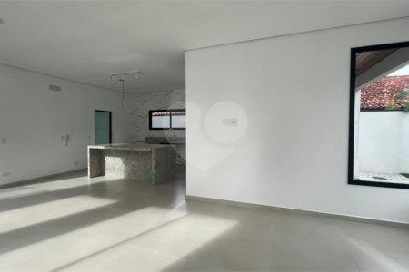 Casa à venda com 3 suítes no condomínio Village Itaguaçu, Atibaia - SP