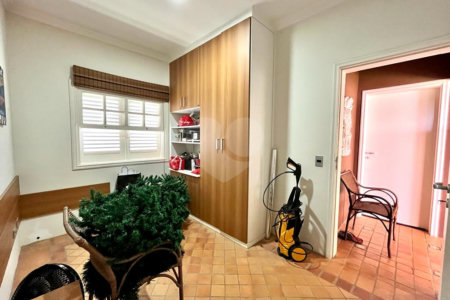 Casa à venda com 5 quartos, sendo 3 suítes, no condomínio Santa Teresa 1, Vinhedo - SP