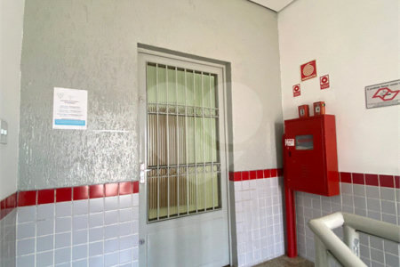 Sala para alugar em Vila Romanópolis, Ferraz de Vasconcelos, SP