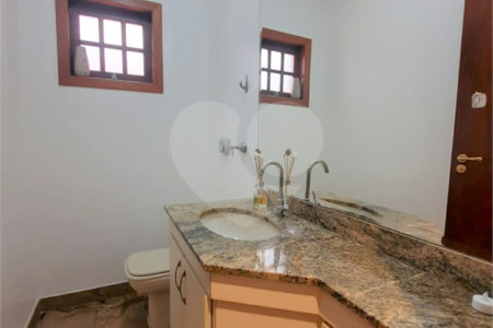 Sobrado à venda com 4 quartos, sendo 2 suítes, em Granja Julieta, São Paulo, SP