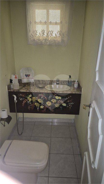 Casa à venda com 4 quartos, sendo 3 suítes,  no condomínio Chácara das Rosas, São Paulo - SP