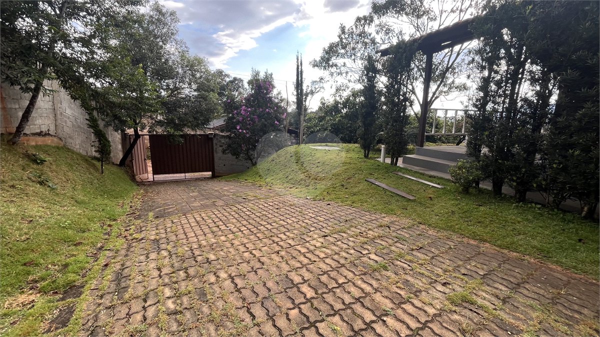 Casa Térrea para alugar com 3 quartos, sendo 1 suíte, em Jardim Estância Brasil, Atibaia, SP