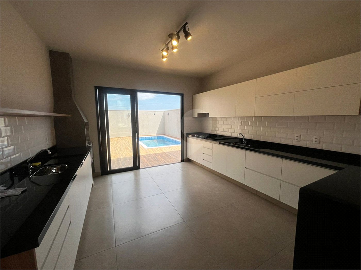 Casa à venda com 3 quartos, sendo 1 suíte, em Terras de Santo Antônio, Itapetininga, SP
