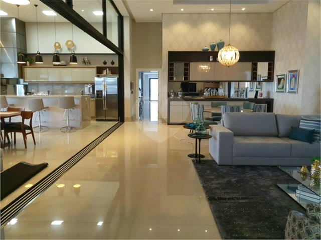 Casa à venda com 5 suítes no condomínio Residencial Villagio, Americana - SP
