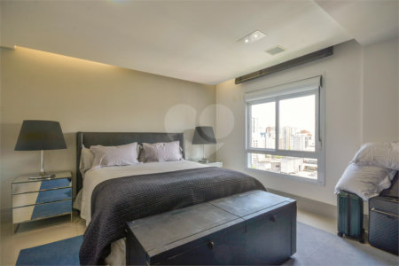 Apartamento à venda com 4 suítes,  em Vila Uberabinha, São Paulo, SP