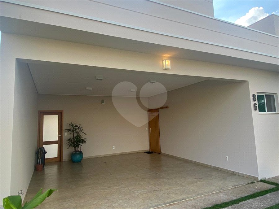 Casa à venda com 3 suítes no condomínio Residencial Central Parque, Salto - SP