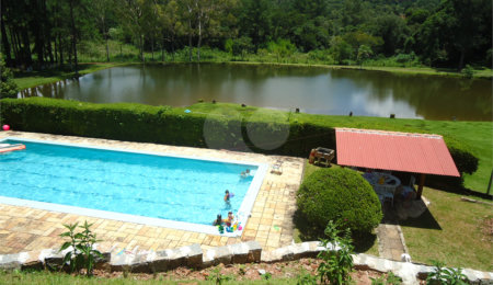 Casa à venda ou para alugar no condomínio Cinco Lagos, Mairiporã - SP
