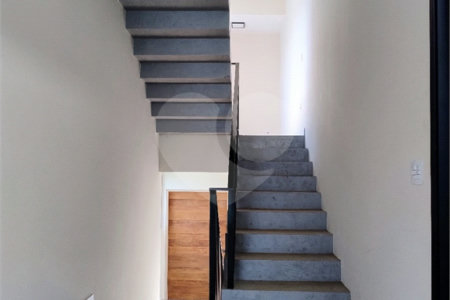 Casa a venda no condomínio Faber III