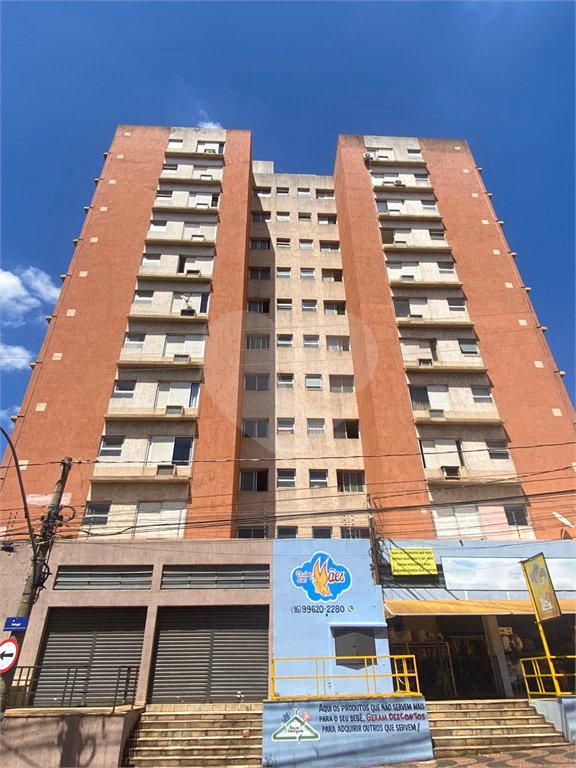 Apartamento à venda com 3 quartos, sendo 1 suíte,  no Centro, Araraquara, SP
