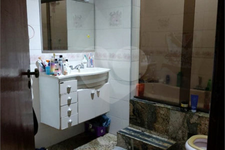 Sobrado à venda com 4 quartos, sendo 1 suíte, em Vila Rosália, Guarulhos, SP