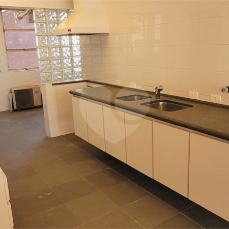 Apartamento para alugar com 3 quartos, sendo 1 suíte, em Jardim Europa, São Paulo, SP