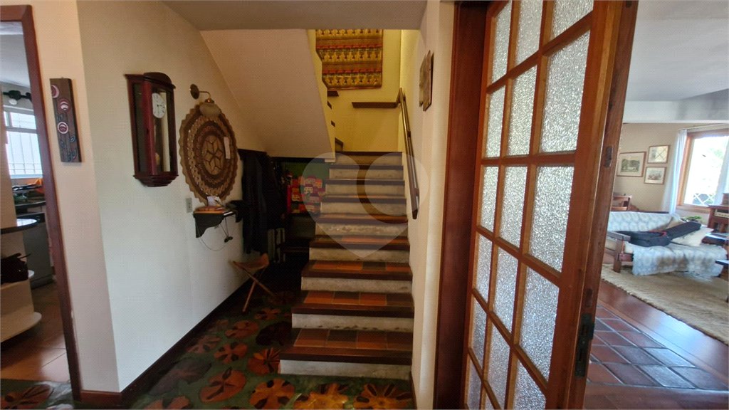 Sobrado à venda com 4 quartos, sendo 1 suíte, em Tremembé, São Paulo, SP