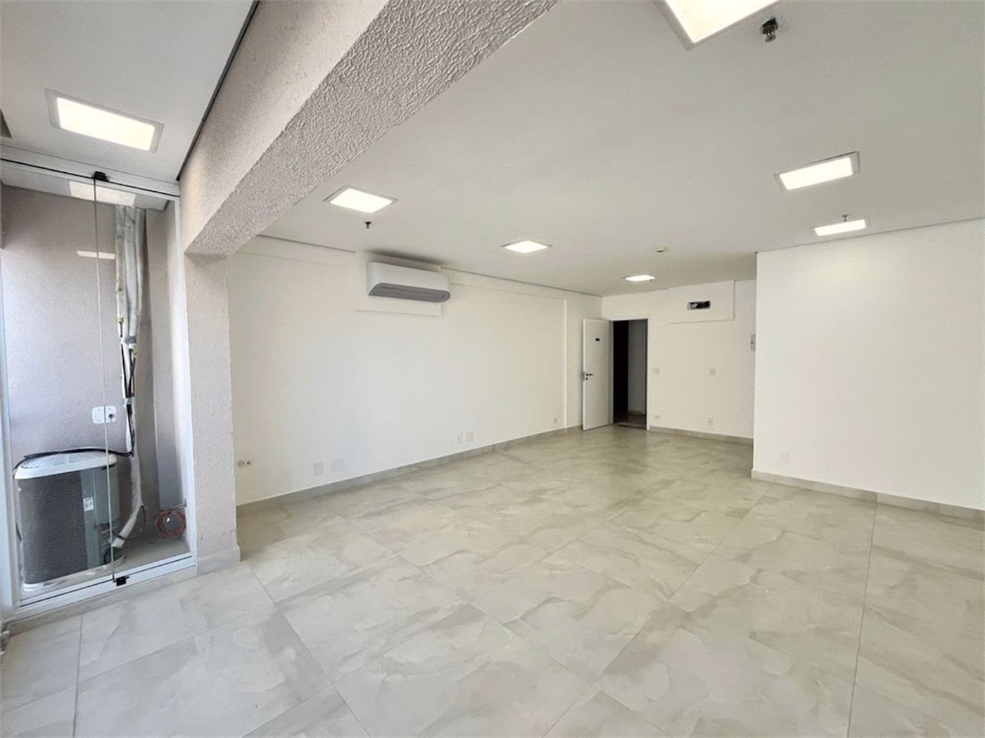Sala, 42 m² - venda por R$ 300.000,00 ou aluguel por R$ 3.000,02 - Vila Matias - Santos/SP