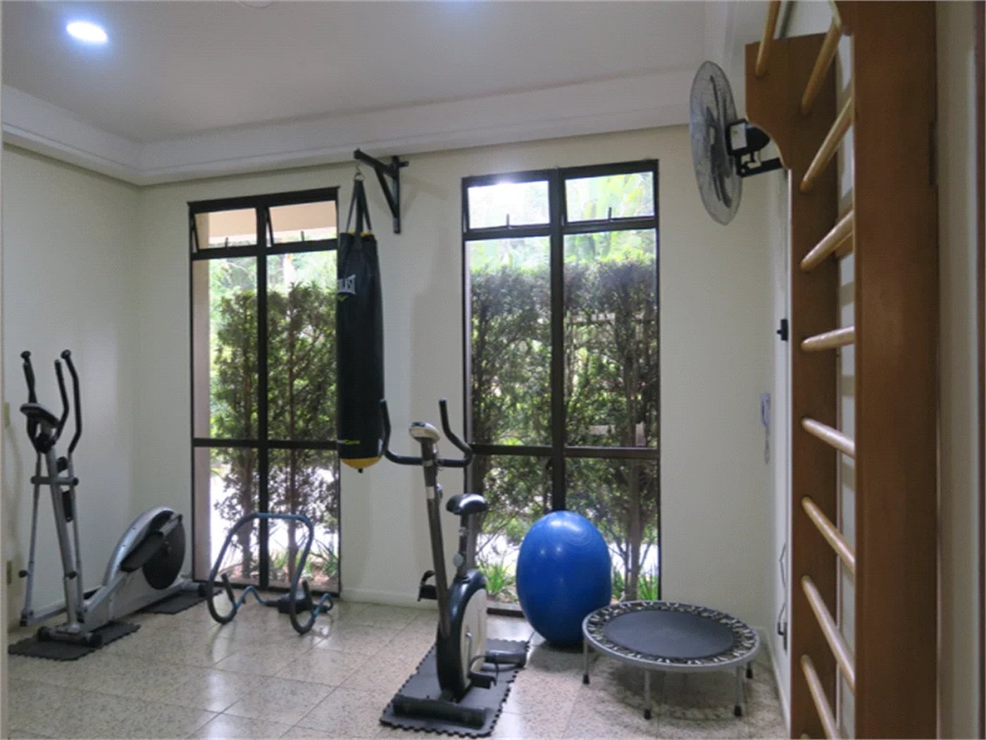 Apartamento à venda com 3 suítes em Vila Suzana, São Paulo, SP