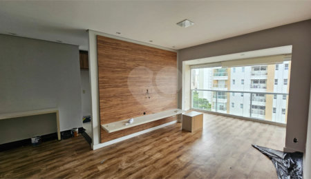 Apartamento à venda com 2 quartos, sendo 1 suíte,  em Campo Belo, São Paulo, SP