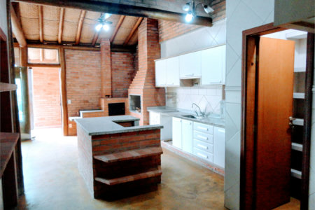 Casa à venda com 4 suítes no condomínio Estância Marambaia, Vinhedo - SP