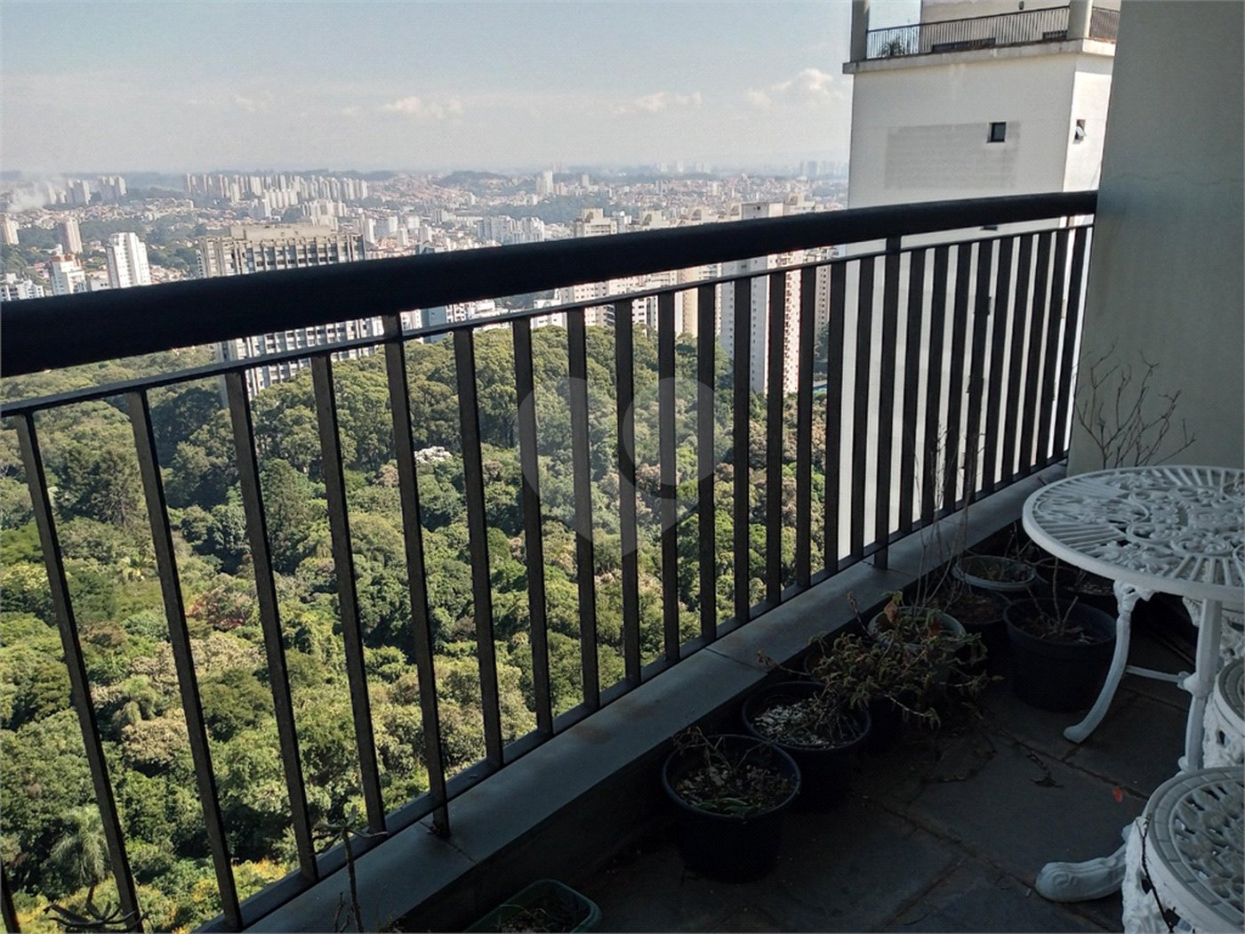 Apartamento à venda com 3 suítes em Vila Suzana, São Paulo, SP