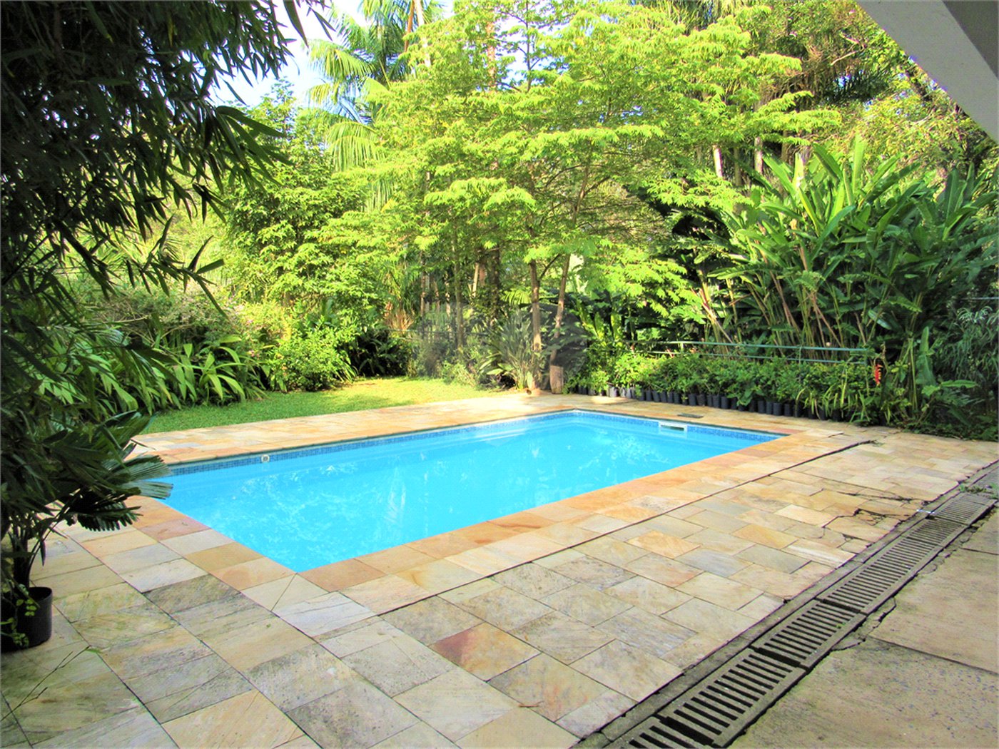 Casa à venda com 3 quartos, sendo 1 suíte, em Guarapiranga, São Paulo, SP
