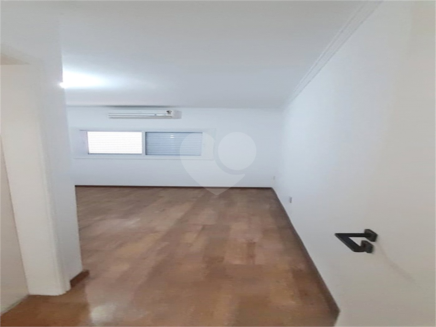 Sobrado à venda com 4 quartos, sendo 3 suítes, em Vila Maria Alta, São Paulo, SP