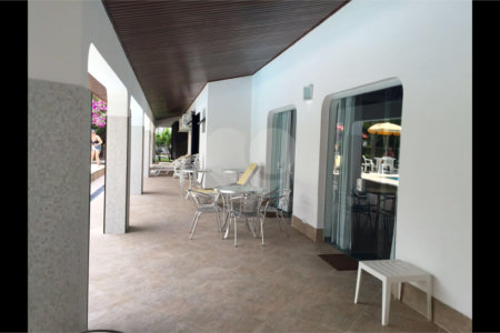 Casa à venda com 8 quartos, sendo 6 suítes,  no condomínio Acapulco, Guarujá - SP