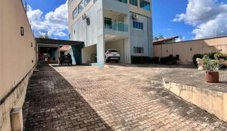 Casa à venda com 6 quartos, sendo 1 suíte, no Centro, Balsas, MA