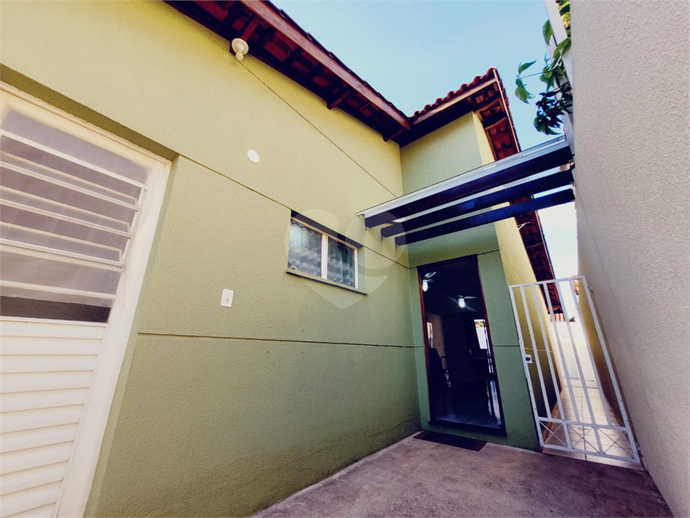 Casa à venda com 2 quartos, sendo 1 suíte, no condomínio Villa das Palmeiras, Indaiatuba - SP