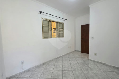 Casa à venda com 3 quartos, sendo 2 suítes, em Jardim Santo Antônio, Valinhos, SP