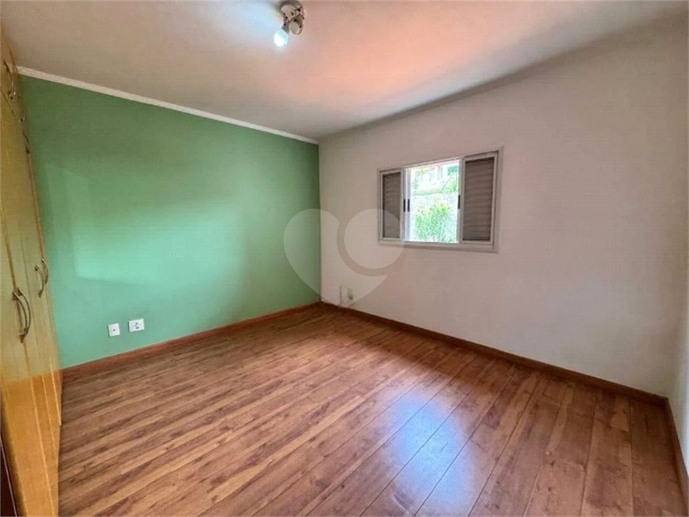 Casa à venda com 3 quartos, sendo 1 suíte,  no condomínio Residencial Recanto dos Paturis, Vinhedo - SP