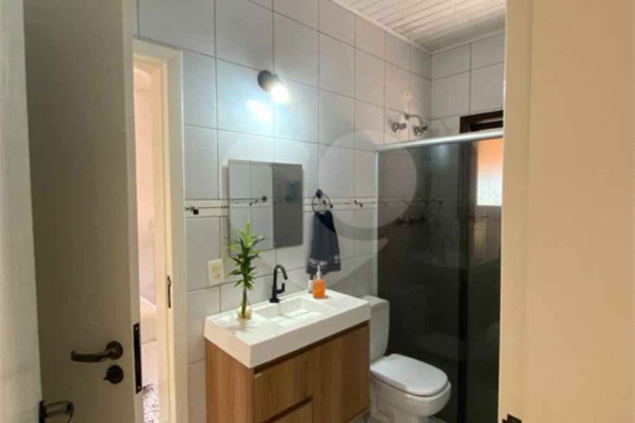 Casa à venda com 4 quartos, sendo 2 suítes, no condomínio Suíça da Cantareira, Mairiporã - SP
