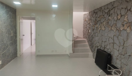 Sobrado à venda com 3 quartos em Santo Amaro, São Paulo, SP