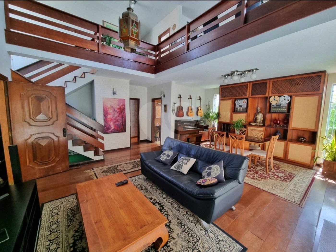 Sobrado com 300m² , 3 dormitórios , sendo 2 suítes , 4 vagas , à venda no Jabaquara.
