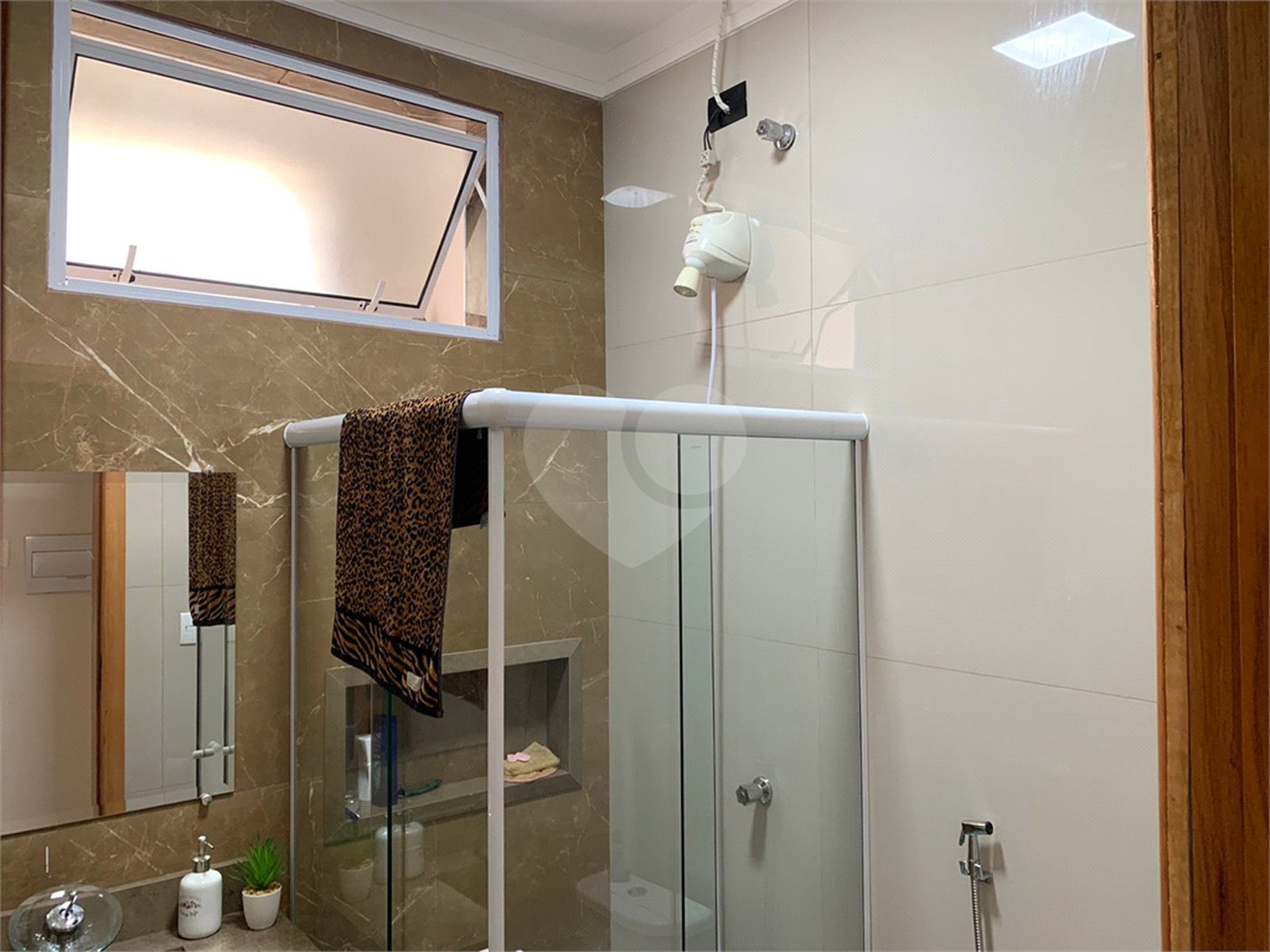 Casa térrea com piscina para venda no Residencial Arcoville