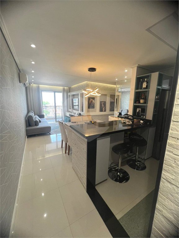 Apartamento. 78 m2, 3 dorm., uma suíte, lavabo, banheito, duas vagas, deposito no sub, varanda gormet.Aceita e estuda Permuta.