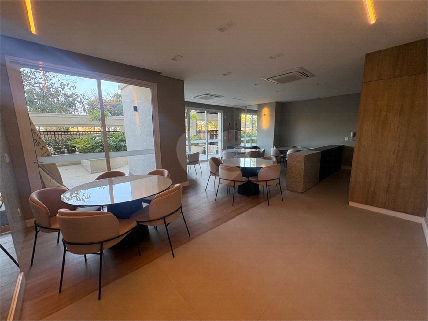 Apartamento à venda com 3 suítes em Urbanova, São José dos Campos, SP