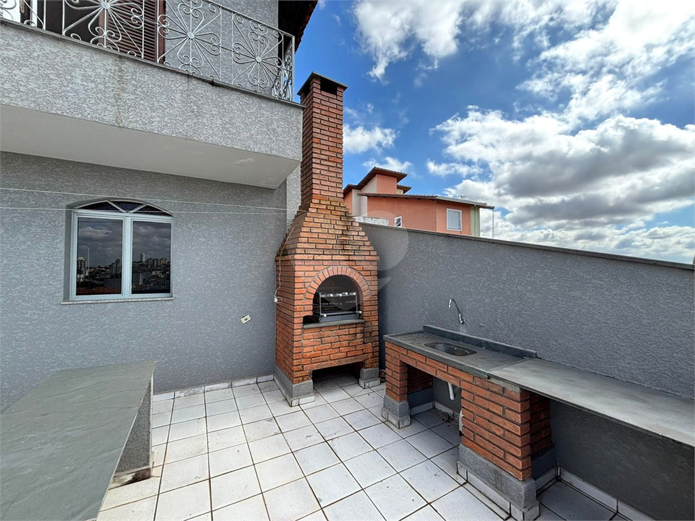 Casa à venda com 3 quartos, sendo 1 suíte,  em Vila Nivi, São Paulo, SP