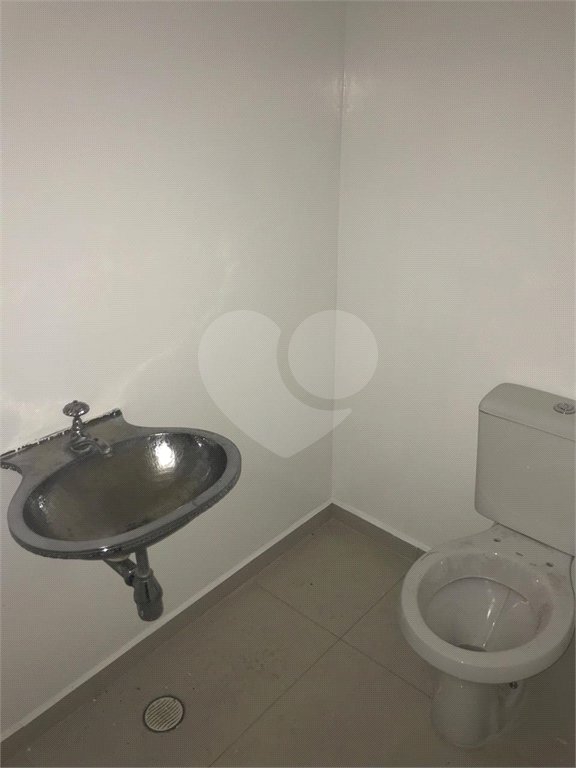 Sobrado à venda com 4 quartos, sendo 1 suíte, em Jardim Floresta, São Paulo, SP