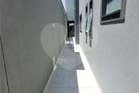 Casa à venda com 3 quartos, sendo 1 suíte, em Jardim Novo Mundo, Várzea Paulista, SP