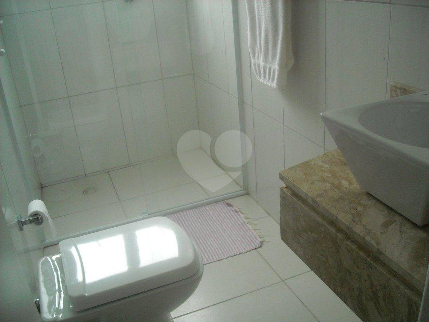 Apartamento à venda com 4 quartos, sendo 1 suíte, em Enseada, Guarujá, SP