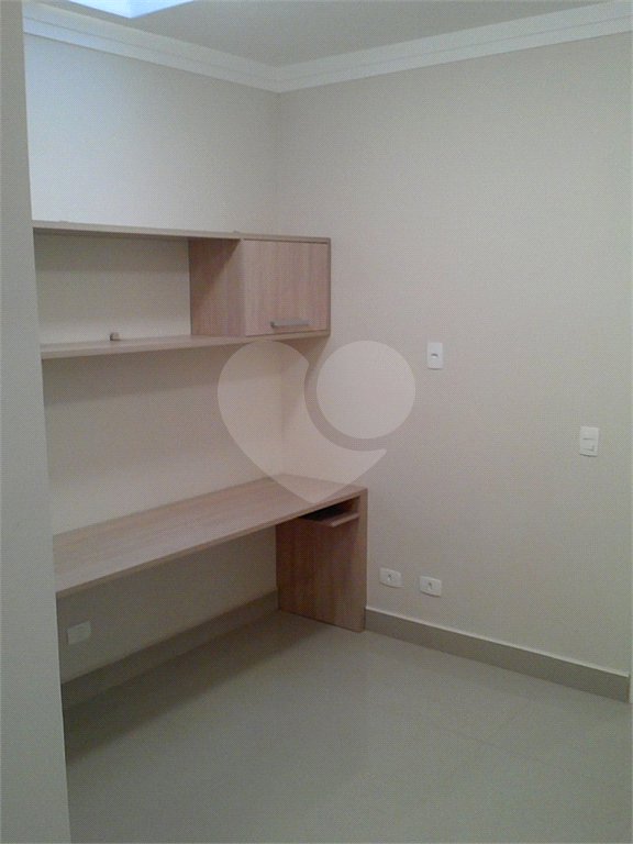 Casa à venda com 3 quartos, sendo 1 suíte, no condomínio Lago da Serra, Araçoiaba da Serra - SP