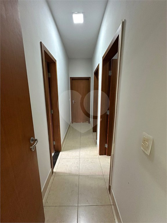 Casa à venda com 3 quartos, sendo 1 suíte, em Jardim Santa Marta, Cuiabá, MT
