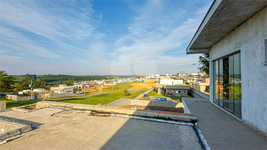 Casa à venda com 3 quartos, sendo 1 suíte, no condomínio Residencial Fazenda Alta Vista, Salto de Pirapora - SP