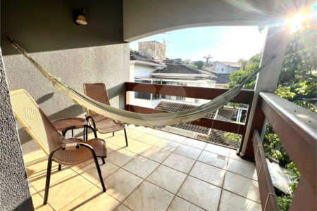 Casa à venda com 4 quartos, sendo 2 suítes,  no condomínio Villaggio Capriccio, Louveira - SP