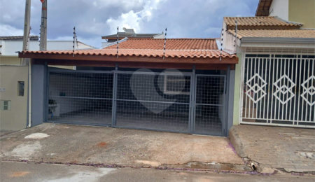 Casa de Vila à venda com 3 quartos, sendo 1 suíte,  em Jardim Wanel Ville V, Sorocaba, SP