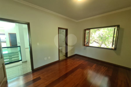 Casa à venda com 4 quartos, sendo 2 suítes, no condomínio Bosque de Grevilea, Vinhedo - SP
