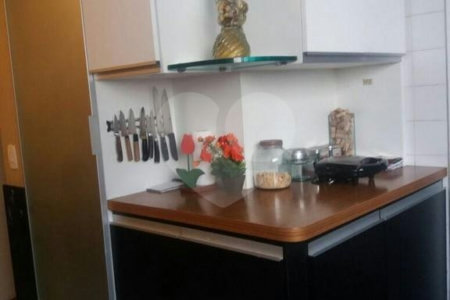 Apartamento à venda com 3 quartos, sendo 1 suíte,  em Vila Morumbi, São Paulo, SP