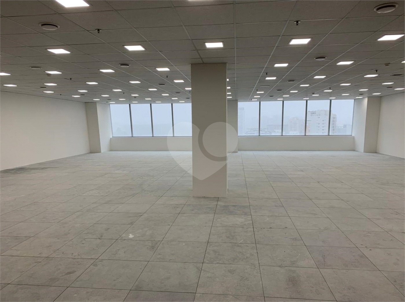 Sala à venda em Várzea de Baixo, São Paulo, SP