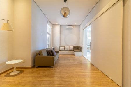 Apartamento à venda com 3 quartos, sendo 1 suíte,  em Morumbi, São Paulo, SP