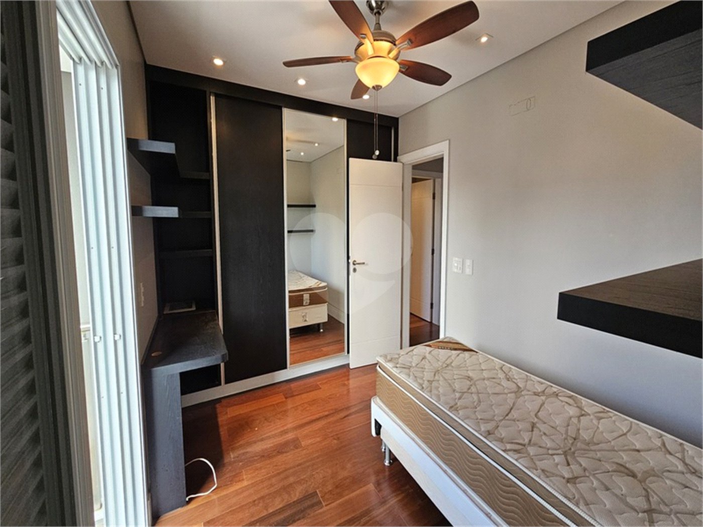 Casa à venda com 5 suítes no condomínio Jardim Vila Paradiso, Indaiatuba - SP