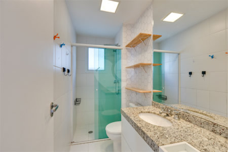 Apartamento à venda com 3 quartos, sendo 1 suíte, em Santo Amaro, São Paulo, SP