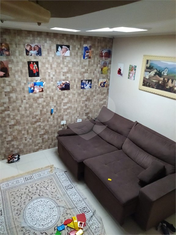 Sobrado à venda com 3 quartos, sendo 1 suíte, em Cidade Tiradentes, São Paulo, SP